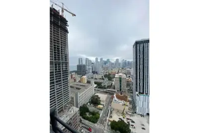 Image de 2/2 Luxury High Rise in Brickell.