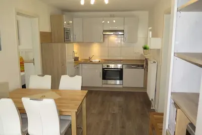Image de Location-Supérieure-Salle de bain privée séparée-Terrasse