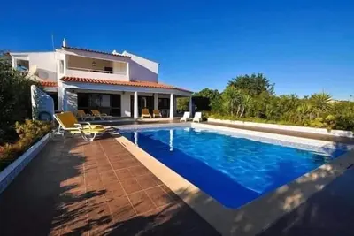 Image de Villa Tropical - Ideal for family holidays: private pool and tennis court