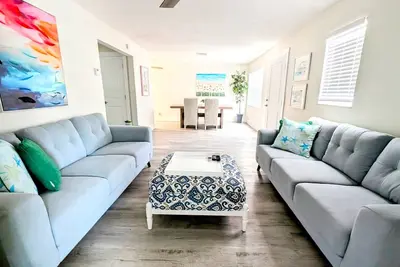 Image de MySunsetView 6 Unit1 2bed2bath+Pool 3 min to Beach