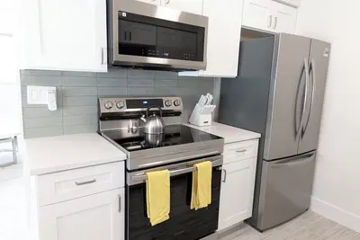 Image de MySunsetView 4 Unit1 2bed1bath+Pool 3min to Beach
