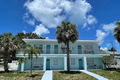 Image de Seabreeze Blue unit 3 1bed 1bath + Queen Sleeper