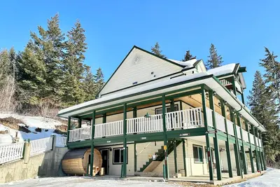 Image de Golden Mountain View Suites | Sleeps up to 10