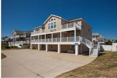 Image de Need a great beach getaway? Indoor And Outdoor Pool!
