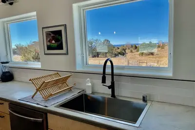 Image de New Home Near Ski Valley and Arroyo Seco