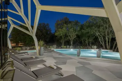 Image de Bel appartement dans une maison de vacances avec Wifi, climatisation, piscine, Tv, terrasse, parking