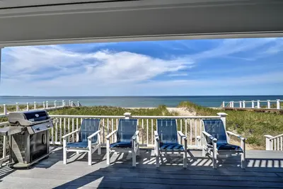 Image de Oceanfront Contemporary at East Sandwich Beach with Central Ac