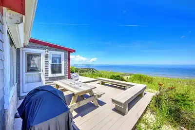 Image de Oceanfront Cottage on East Sandwich Beach with Wifi and Ac