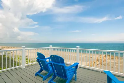 Image de Oceanfront Property on Spring Hill Beach