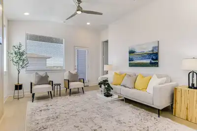 Image de Lakeway Villa with resort amenities