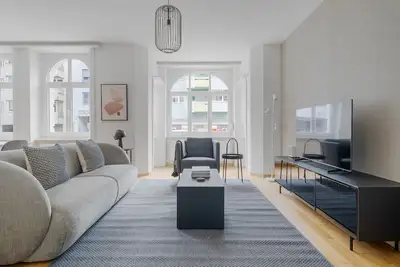 Image de Airy Gundelingen 3. 5 Room w\/ W\/D & Storage, 8 min to Main, by Blueground