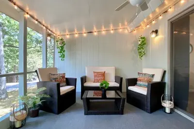 Image de Welcoming, Roomy and Conveniently Located!