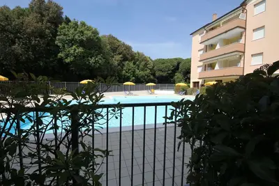 Image de Confortable appartement avec piscine, climatisation, Wifi, Tv, terrasse, animaux admis et parking