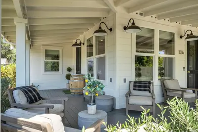 Image de Walking distance to downtown St. Helena in the Napa Valley