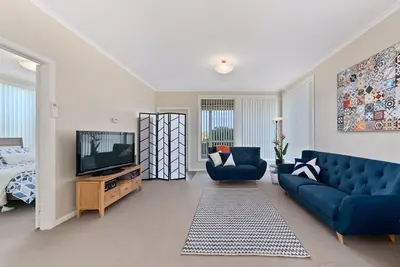Image de Coastal Get Away - Home close to Marina, where you get the Maria  Island Ferry