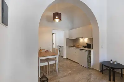 Image de Leontiou 22 Ar · Elegant, affordable apartment wit