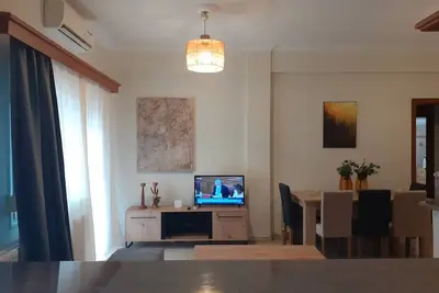 Image de Spacious Apartment in Athens center 5 min walk from 2 metro and train stations. .