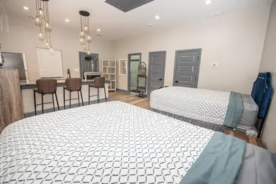 Image de Remodeled 2 bedroom home 4 beds Dawsonville 7 miles Atlanta Motorsport