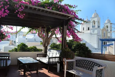 Image de Traditional House fully-equipped with private yard, at the heart of the village.