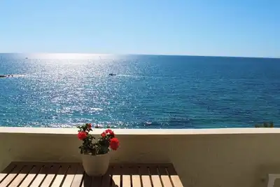 Image de Beach Front with big Balcony