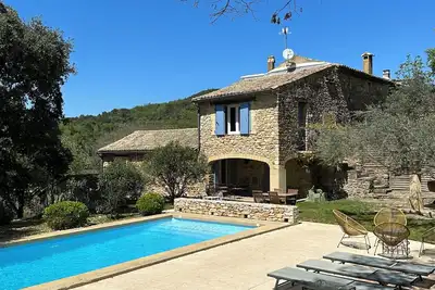 Image de Magnifique mas en pierre au milieu des vignes, piscine privée