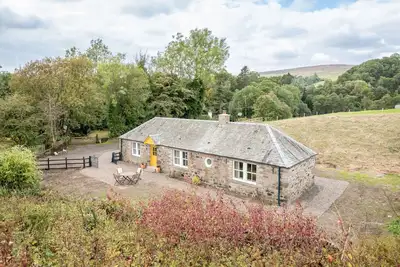 Image de Romantic cottage for two in Outlander location with historic castle tour