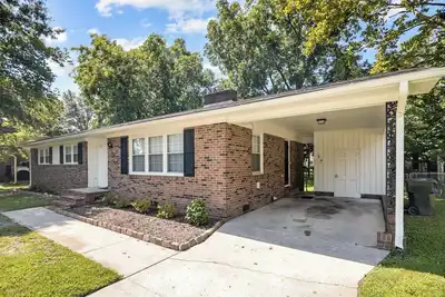 Image de Centrally Located in Greenville! Many upgrades!