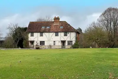Image de Garden Of Eden: Large Farmhouse & Grounds, Kent