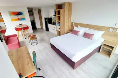 Image de Loft Queen Bed