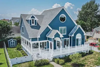 Image de Center of town, 4 ensuite bedrooms, magical Cape May memories start here.