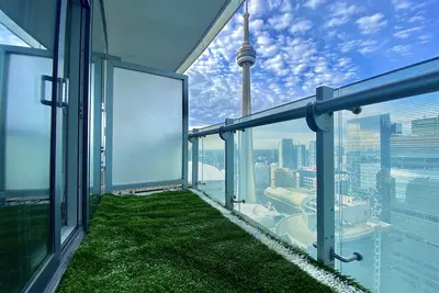 Image de Luxe Cityscape•Cn Tower Views•20ft Balcony•