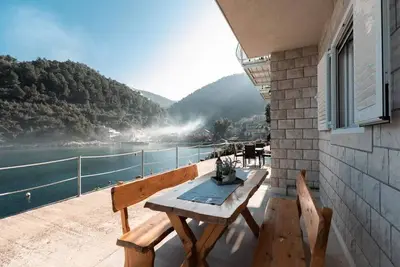 Image de Solar House Babina 2 - Four bedroom Holiday Home with Balcony and Sea View