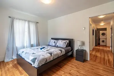 Image de Beautiful & Spacious Apt, Ac