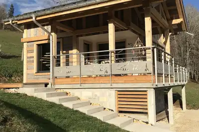 Image de chalet de caractere à proximité de sentier de randonnées