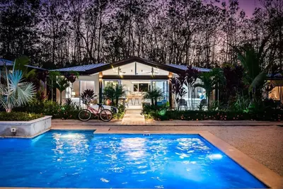 Image de Surfer's Heaven - Modern, new home, close to beach