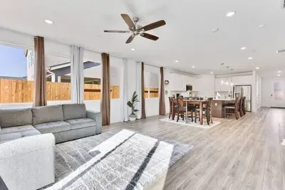 Image de Spacious & Modern Retreat Near Historic Downtown!