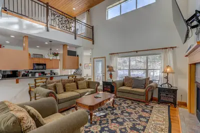 Image de Lattitude Adjustment - Hot tub - Near golf course & lake - Fire pit - WiFi
