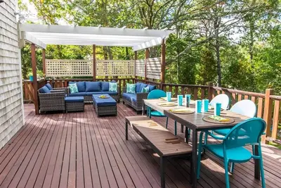 Image de Walk to Pond, Amazing Backyard!