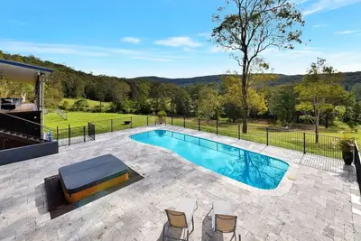 Image de Luxury Mandalong Mansion with Pool & Spa
