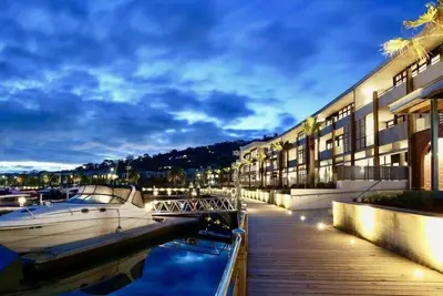 Image de Spacious Modern Coastal Townhouse | Pool Access