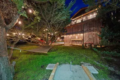 Image de On Special, Oceanside, Less Than 500ft to Beach, Hot Tub, Yard, & Decks