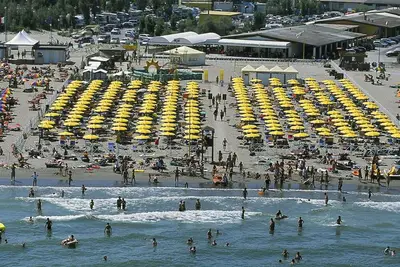 Image de Confortable appartement avec climatisation, piscine, Wifi, Tv, patio, animaux admis et parking