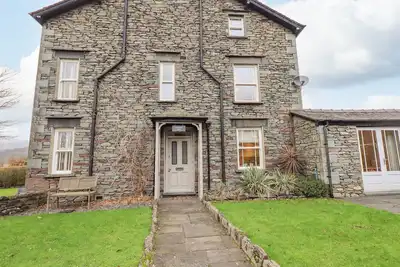 Honeywood House, family friendly, with open fire in Grasmere