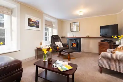 Ghyll Foot Cottage, pet friendly, with open fire in Ambleside