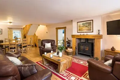 Scalegill House, pet friendly, with open fire in Keswick