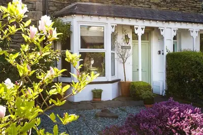 Fern Bank Cottage, pet friendly in Bowness-On-Windermere