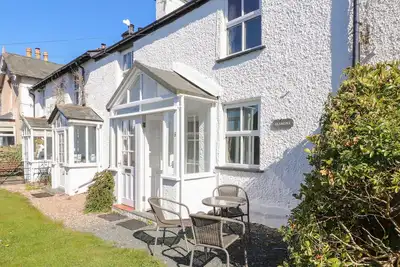 Image de Jasmine Cottage, with open fire in Windermere
