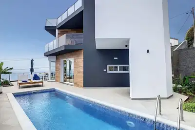 Image de Villa Omar by LovelyStay