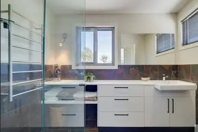Image de Home with stunning Snowy mountains and Jindabyne lake views