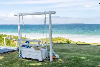 Image de Absolute Beach – panoramic ocean views, just a few metres to the sands of Callala Beach